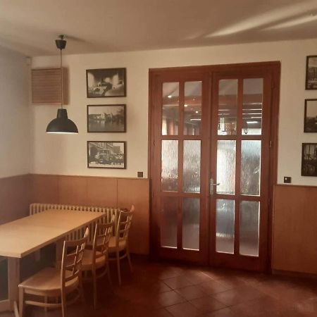 Kamenice Restaurace U Vlkove酒店 外观 照片